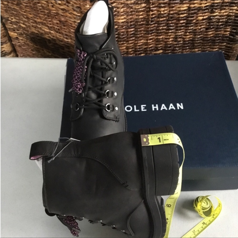 COLE HAAN NWOT LACEUP BLACK WATER PROOF BOOTS FINAL PRICE - Picture 14 of 16